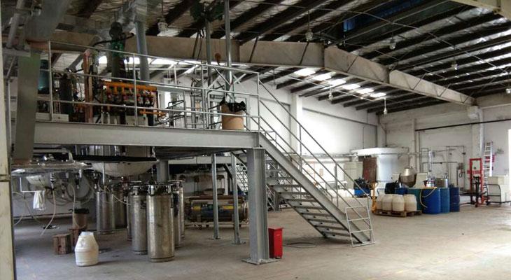 該公司主要研發(fā),生產和銷售自產的工業(yè)及民用涂料,高端油墨等,珠海技