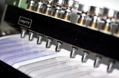 圓珠筆需要依靠國(guó)外進(jìn)口,技術(shù)還未突破,2017年喜訊傳來,國(guó)內(nèi)研發(fā)成功